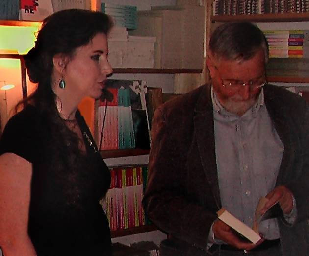 Die Autorin im Gesprch mit Karl-Heinz Nickel, einem Vorstandsmitglied des Literaturhauses Nordhessen